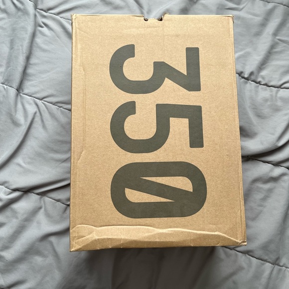 Yeezy 350 black non reflective, used good condition with box main image 7